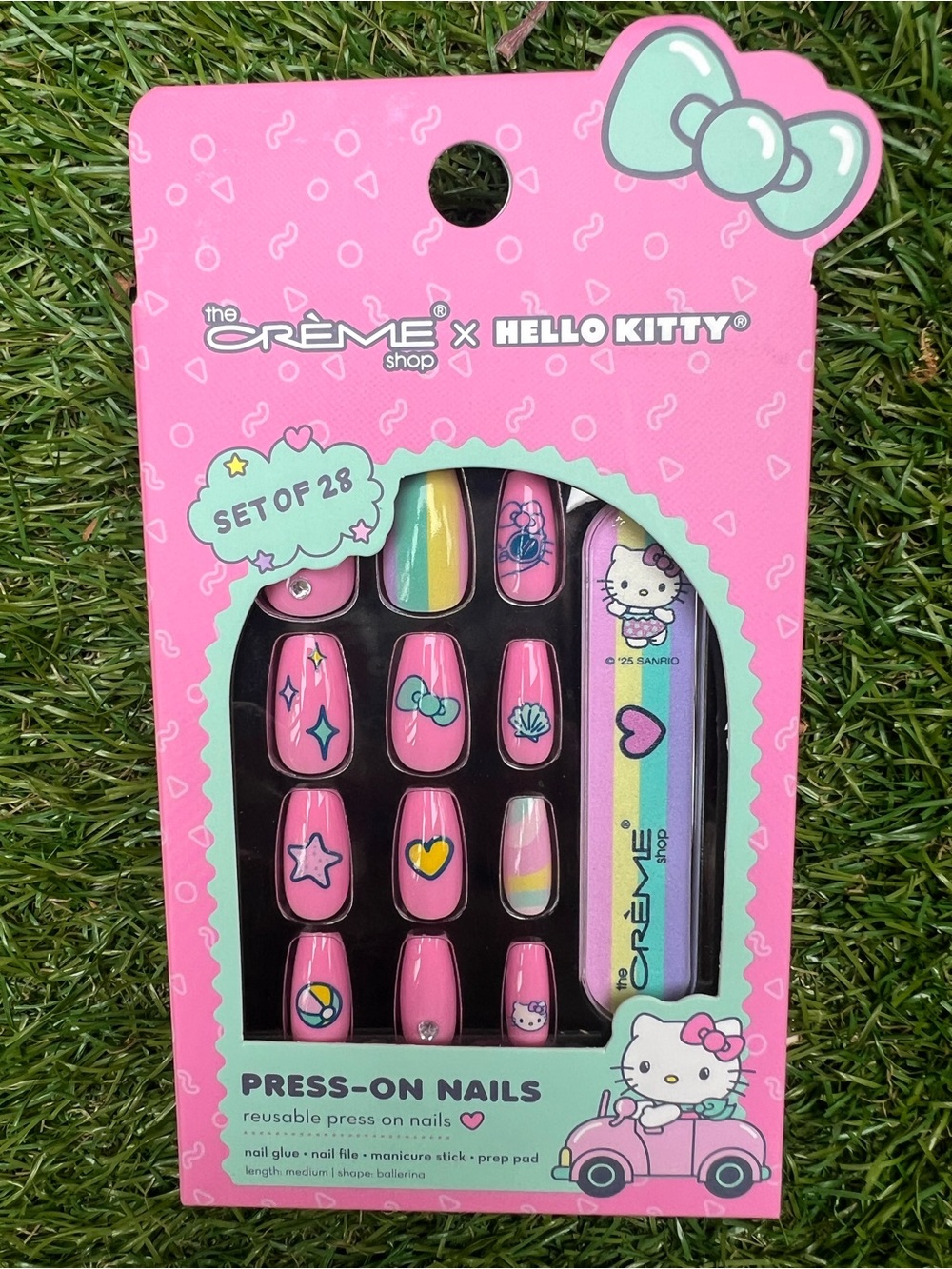 Hello Kitty x the Crème Pink Faux Press On Nails